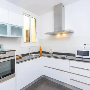 https://apartment-eixdretroger-de-lluria-valencia.catalonia-hotels.com